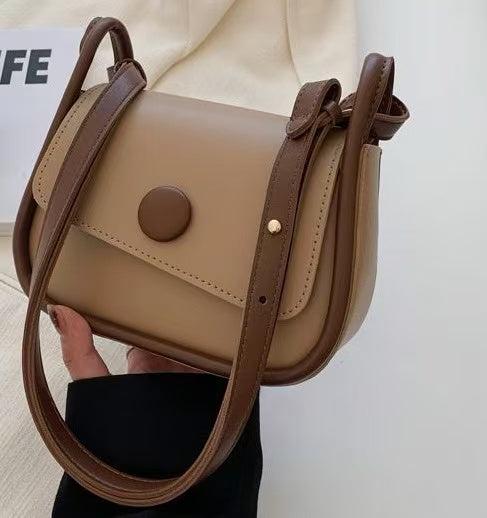 Women’s Fashion Bucket Bag with Plush Doll Charm – Casual Luxury Style