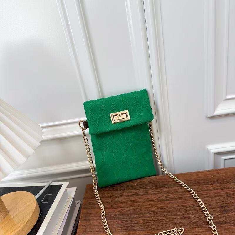 Minimal Luxury Drawstring Handbag – Women’s Cute Plush Charm Purse